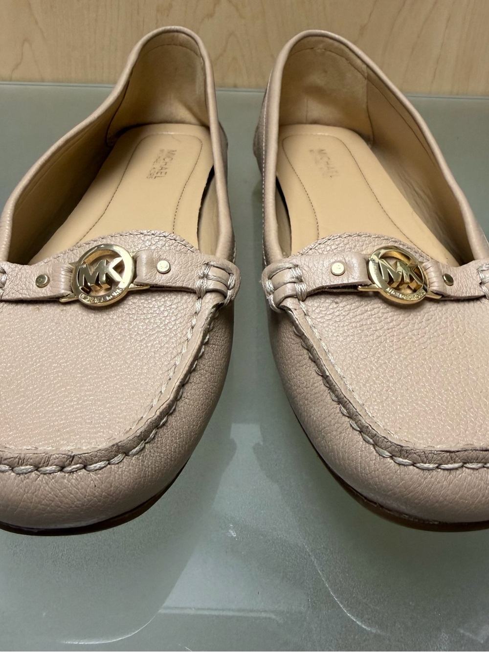 Michael Kors Women's tan Leather Moccasin Loafers - Picture 3 of 7